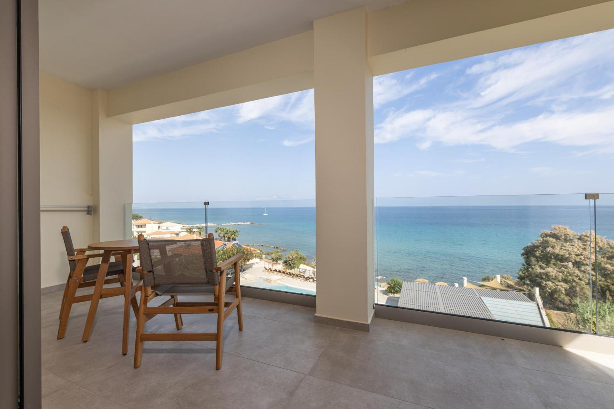 Tsamis Zante Suites (Adults Only) Psarou  Bagian luar foto A balcony