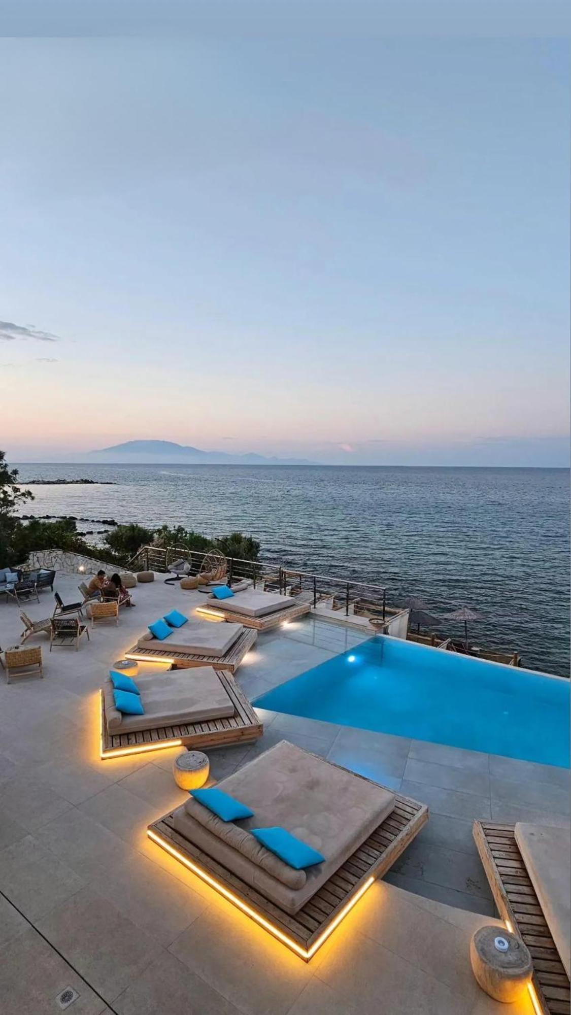 Tsamis Zante Suites (Adults Only) Psarou  Bagian luar foto View of the island from the coast of Paros