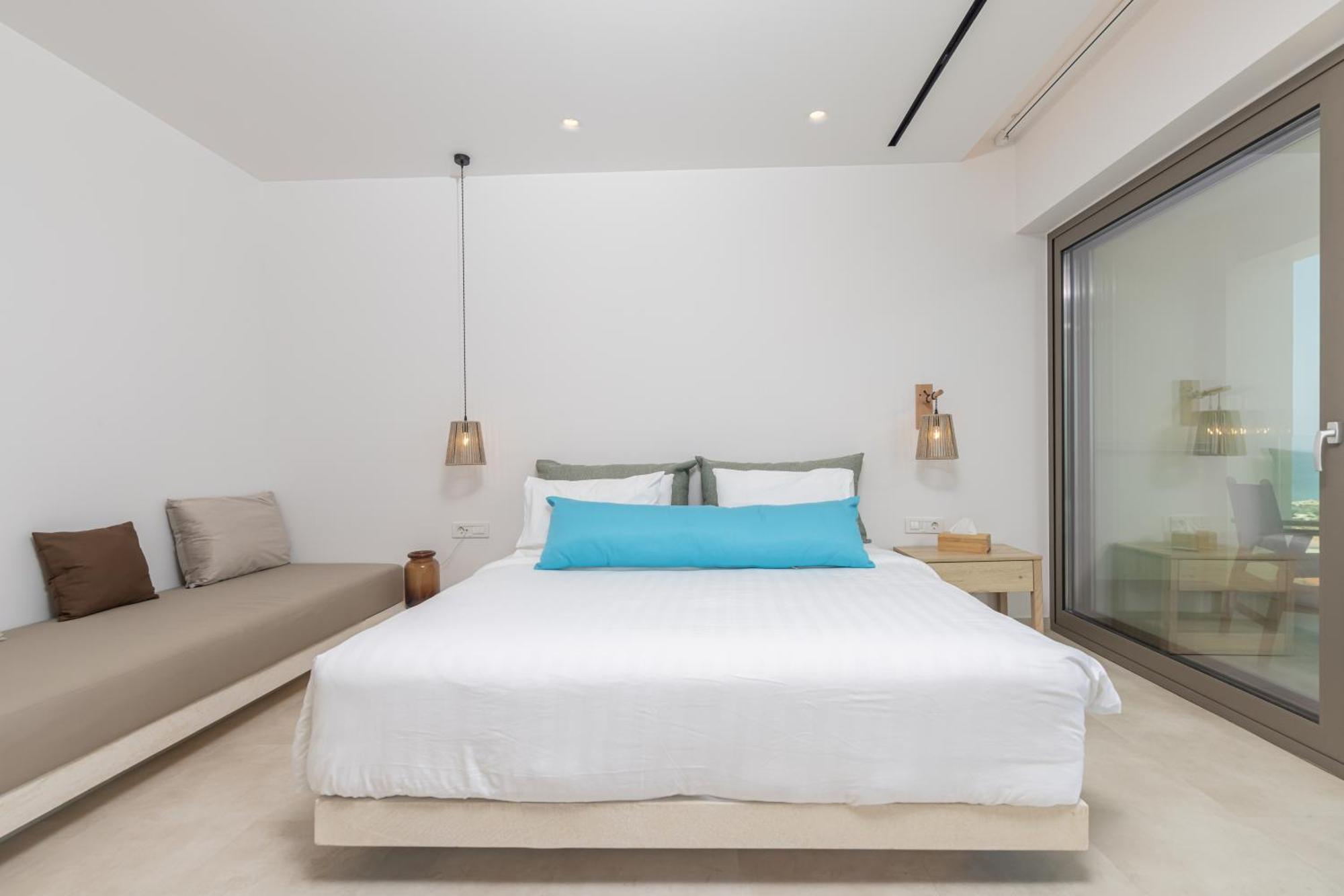 Tsamis Zante Suites (Adults Only) Psarou  Bagian luar foto A bedroom at the hotel