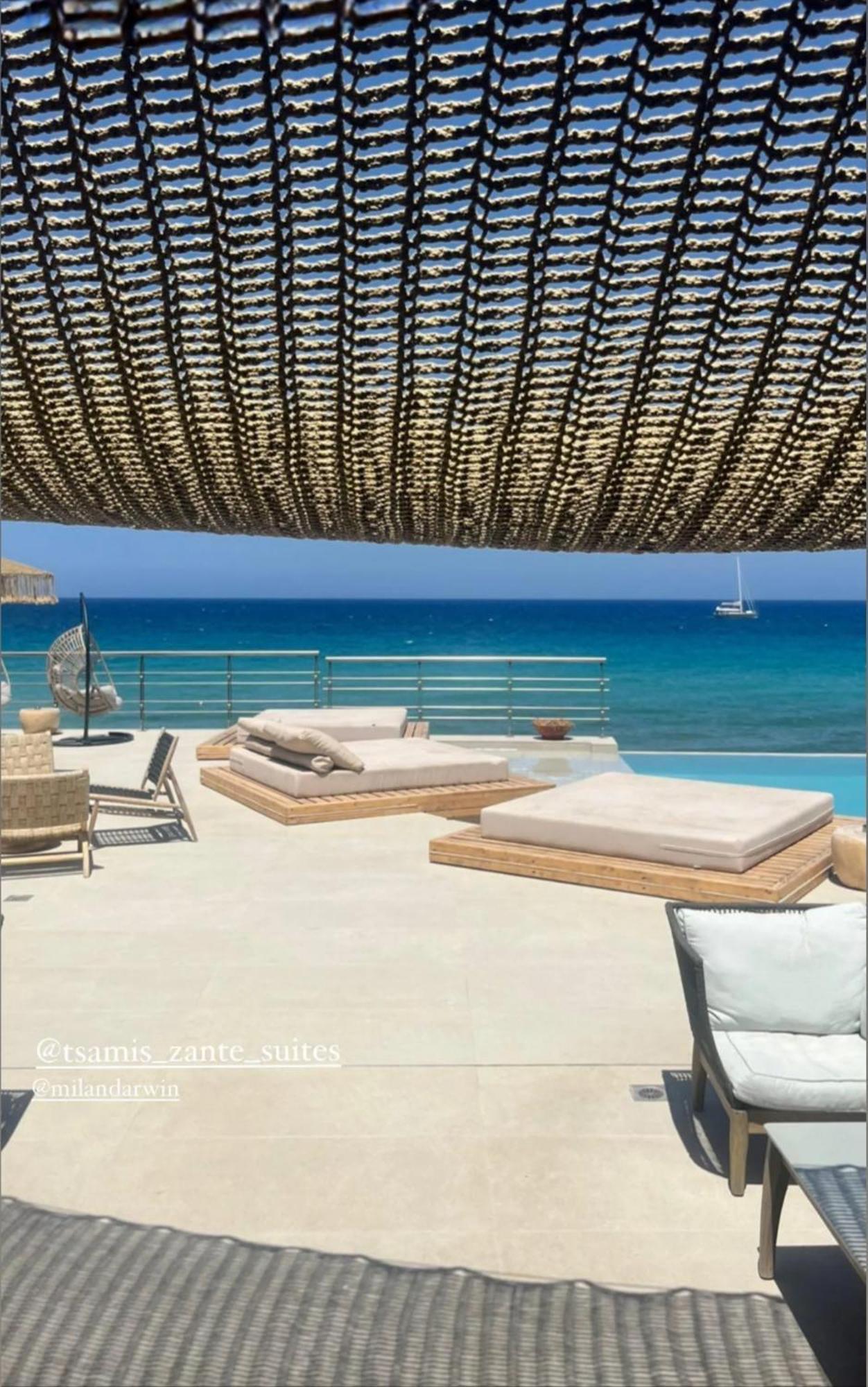 Tsamis Zante Suites (Adults Only) Psarou  Bagian luar foto The beach at the hotel