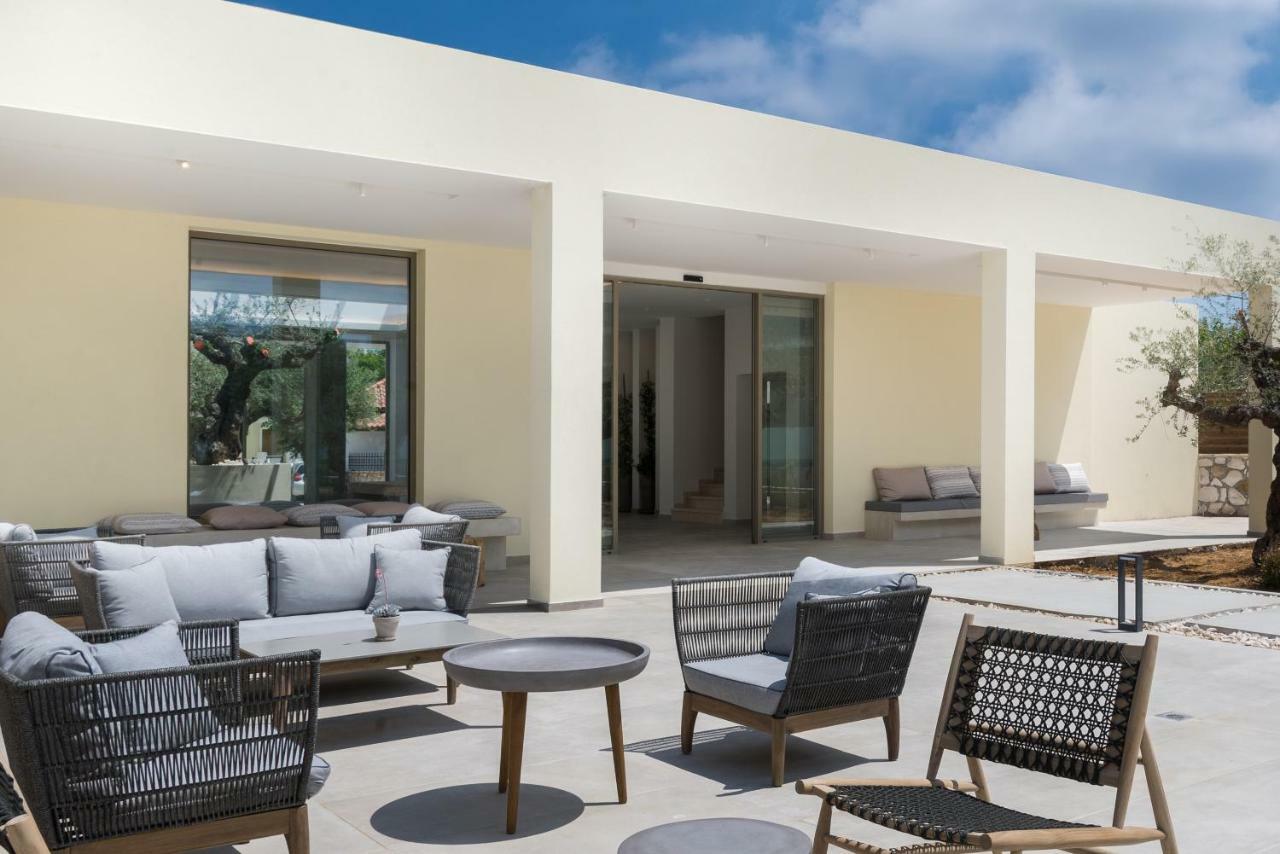 Tsamis Zante Suites (Adults Only) Psarou  Bagian luar foto The Hotel's entrance