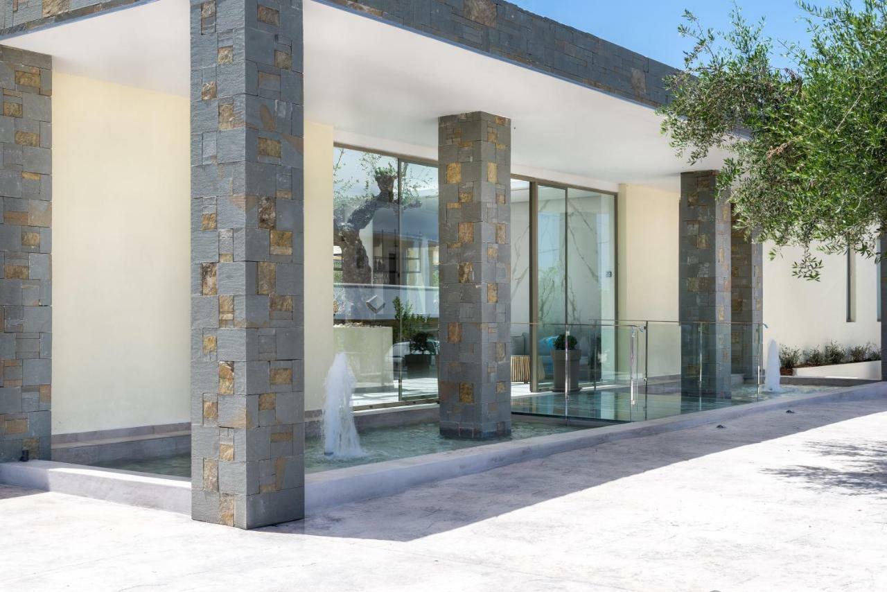 Tsamis Zante Suites (Adults Only) Psarou  Bagian luar foto The entrance of the museum